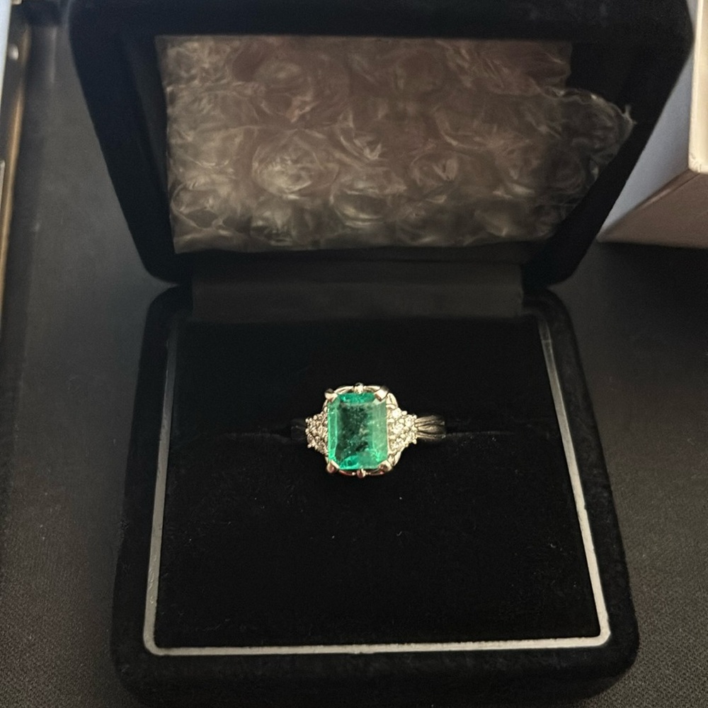 Natural emerald 2.25carat platinum ring